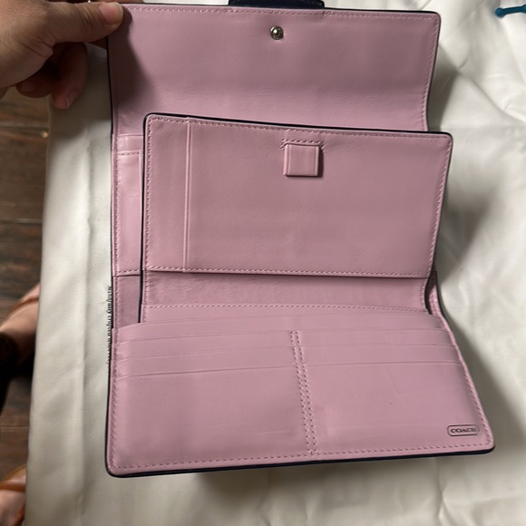 Coach Leather Wallet - Picture 3 of 4